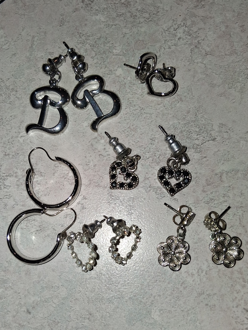 Silvertone Earrig Set
